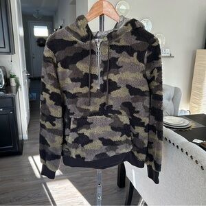 ✨no boundaries Camo army fatigue hoodie sweatshirt zip neck